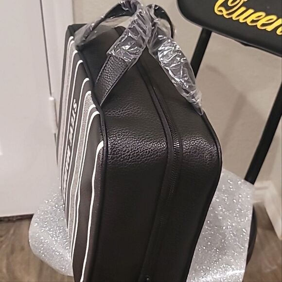 Steve Madden Logo Stripe Weekender Cosmetic Case - Picture 6 of 9